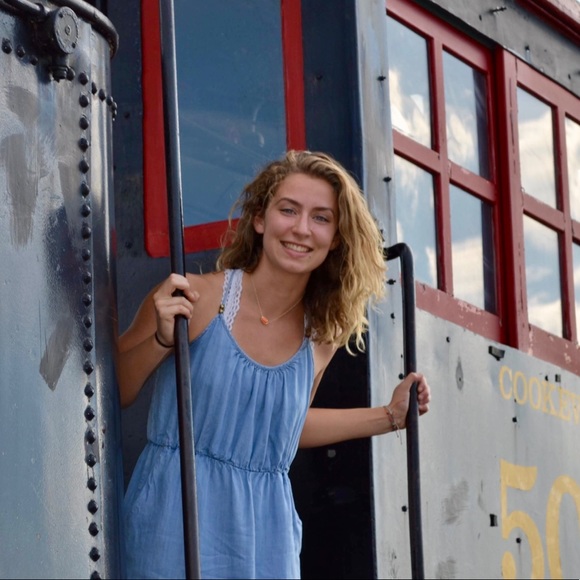 Meet your Posher, Natalie - Picture 1 of 1